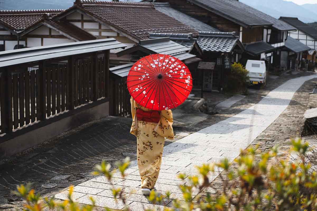 【Traditional dyed products】What is Yuzen? About Yuzen Techniques and Characteristics by Production Area