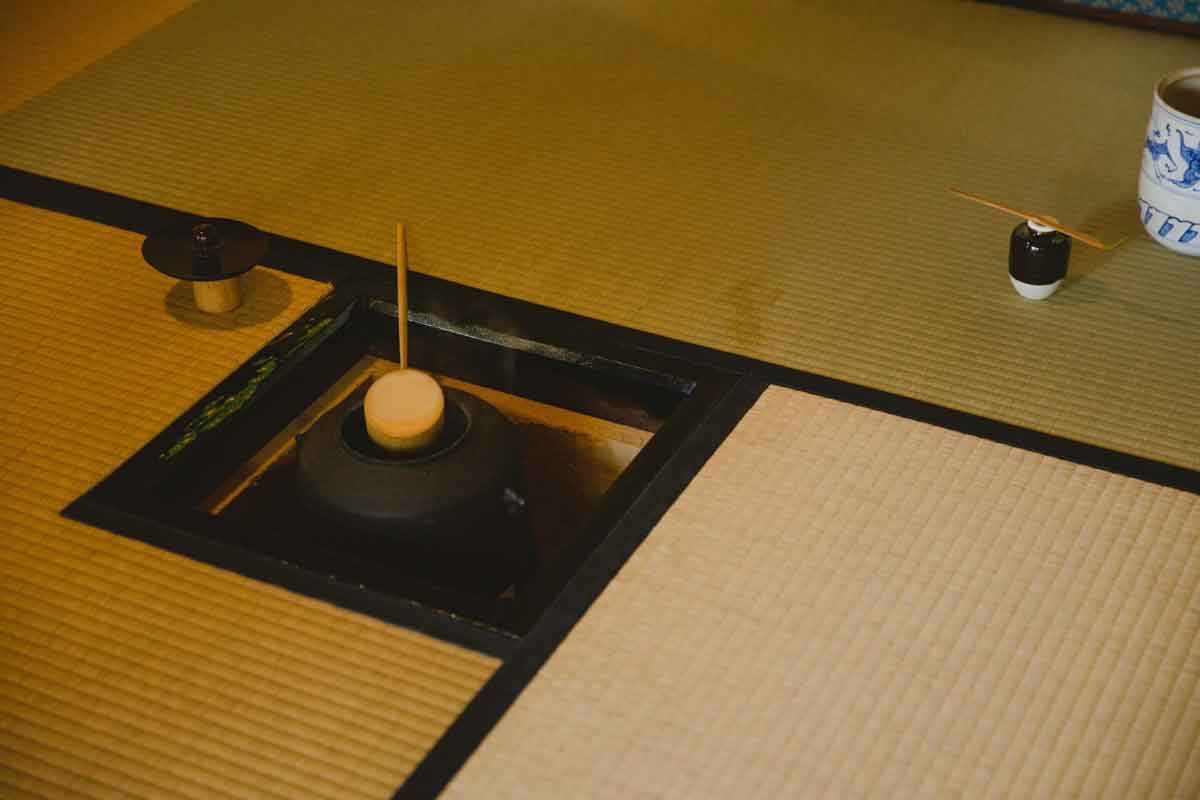 What is Chanoyu? The relationship with the tea ceremony and its general manners.