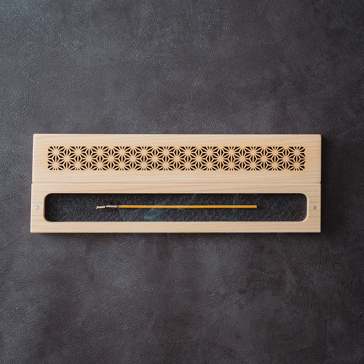 Hinoki Wood Incense Burner – Hemp Leaf Pattern