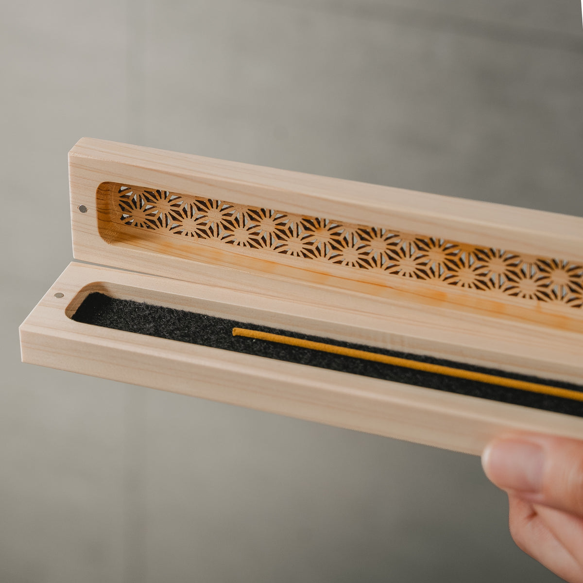 Hinoki Wood Incense Burner – Hemp Leaf Pattern