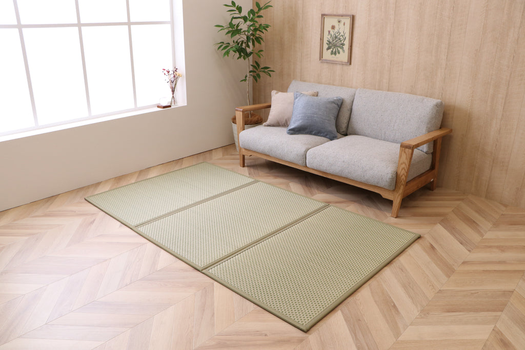 Japanese Igusa Foldable Three Panel Floor Tatami Mat "Flare" non-slip backing