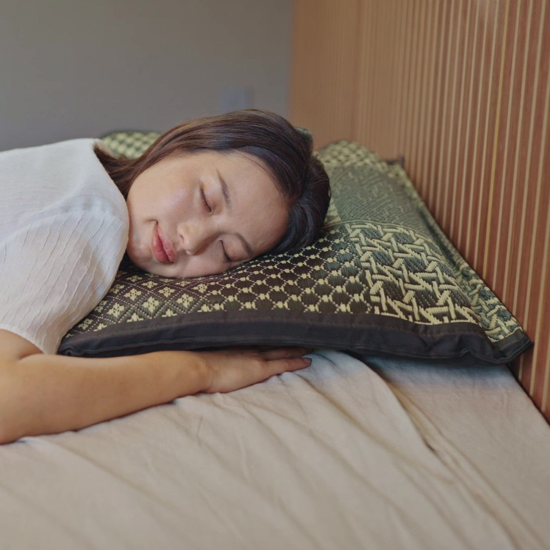 Tatami Pillow – Edo Komon, Black
