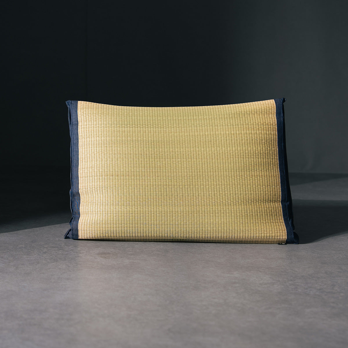Tatami Pillow – Igusa Weave