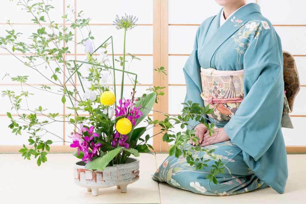 Introduction to the basic tools you need to have if you want to do ikebana