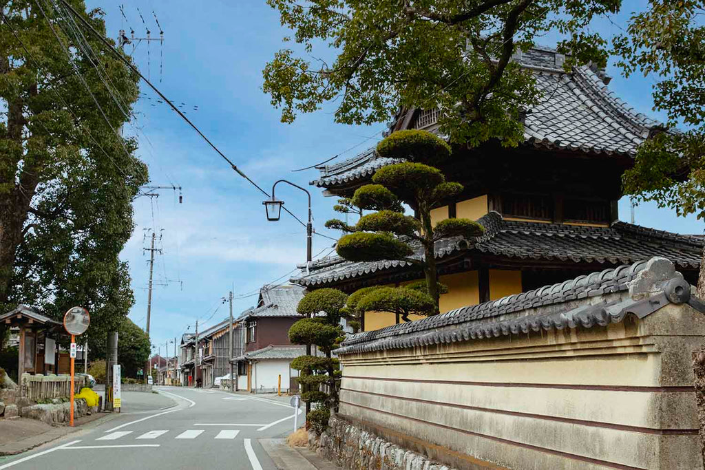 Walking in the Town " Kurume City, Kusano Town" Rich Nature and Retro Streets