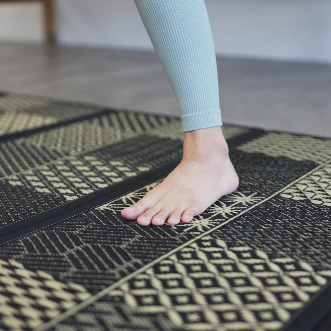 Foldable Tatami Floor Mat - Edokomon, Three-Panel, Black