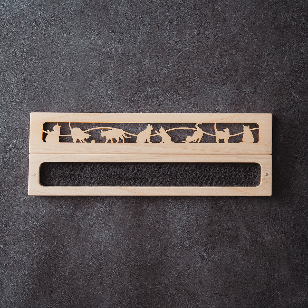 Hinoki Wood Incense Burner – Playful Cat Pattern
