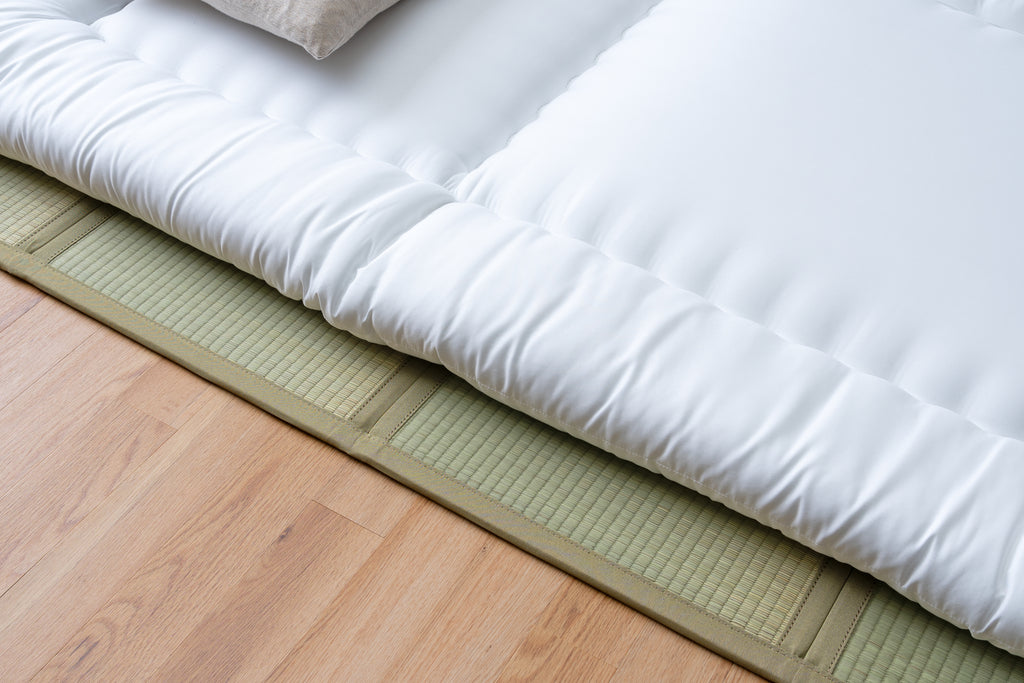 Japanese Igusa Foldable Five Panel Tatami Floor Mat "Minimal" non-slip backing