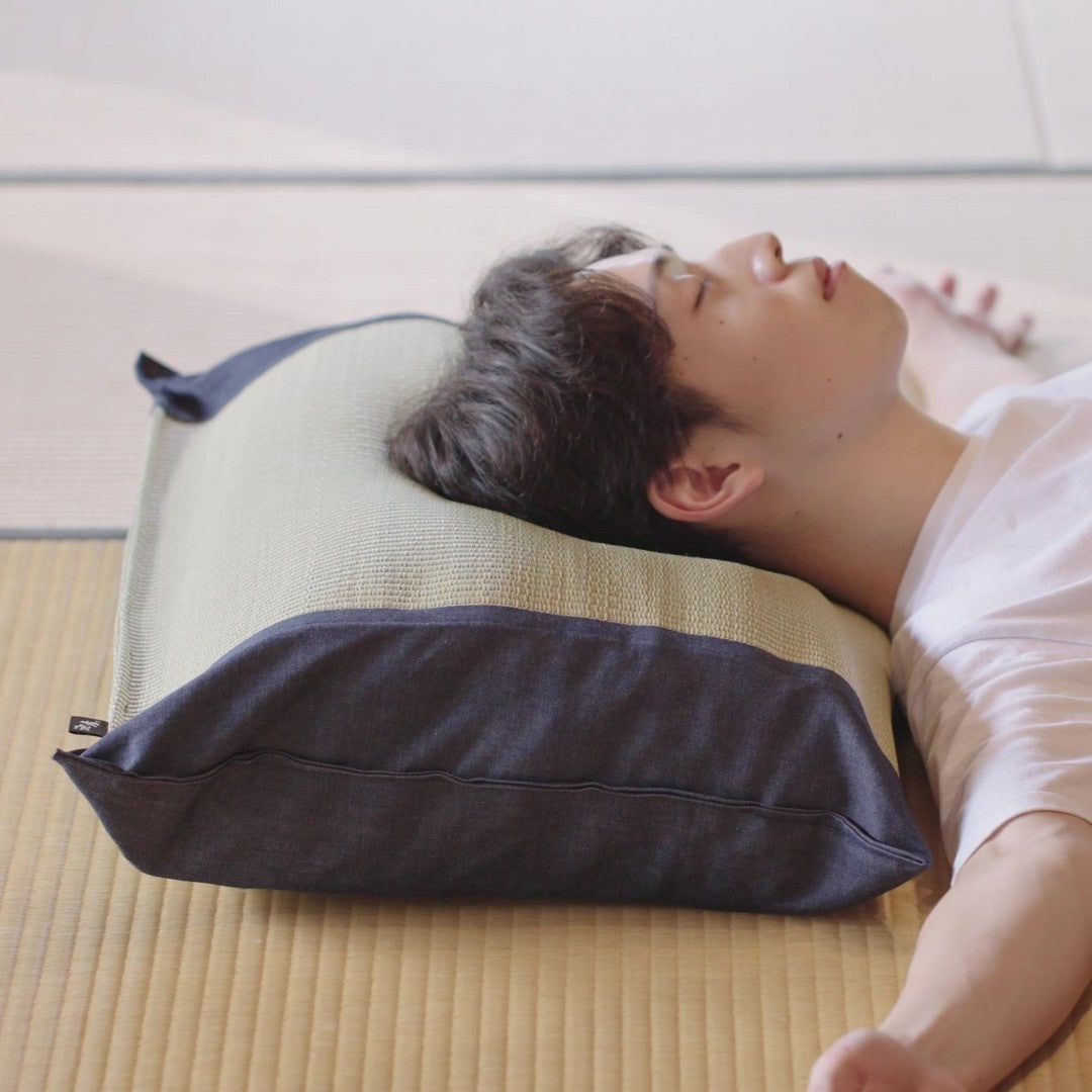 Tatami Pillow – Igusa Weave